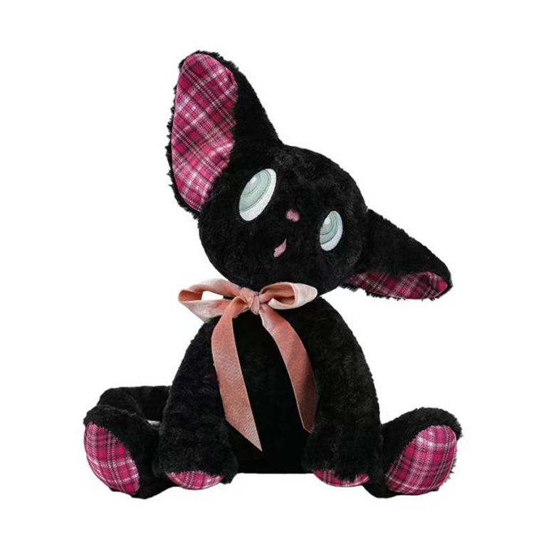 Adorável brinquedo de pelúcia para gatinhos espionando