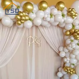 Arco de balão de casamento branco